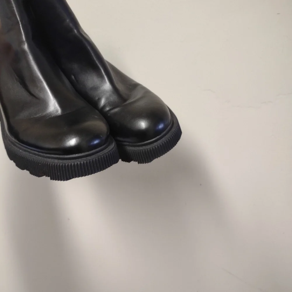 Zara Women's Black Leather Chunky Lugsole Ankle Booties Boots Size 40 - Picture 5 of 12